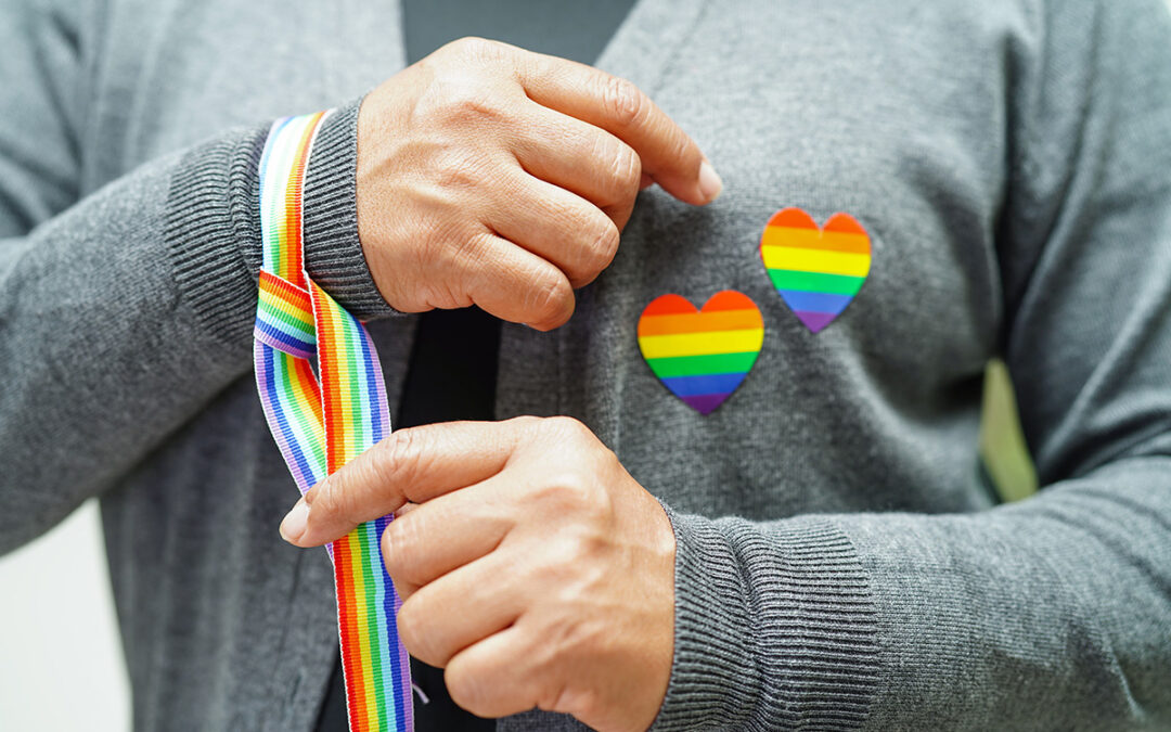 Coming out : comment gérer la mise à la porte de ses parents ?